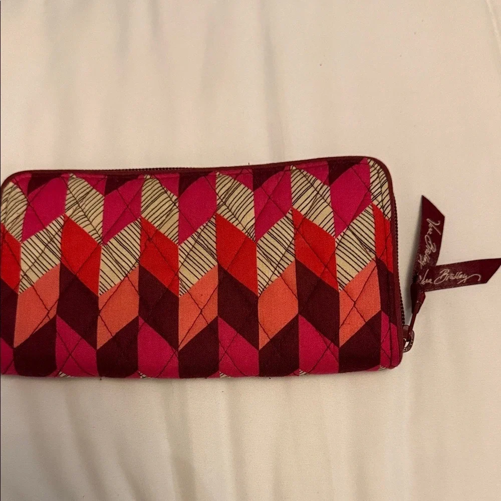 Vera Bradley Zip Around Wallet Quilted Bohemian Chevron Pattern PinkRed Burgundy